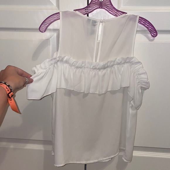 White cold shoulder ruffle top - Picture 2 of 2